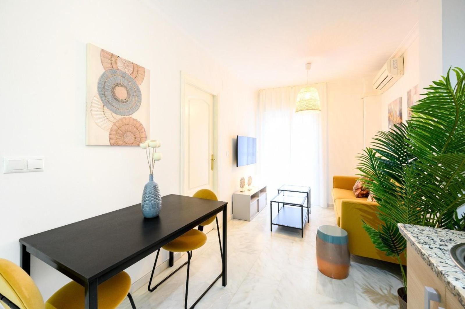 Appartement Capitan, 1 Bedromm, Center & By 10tsea *